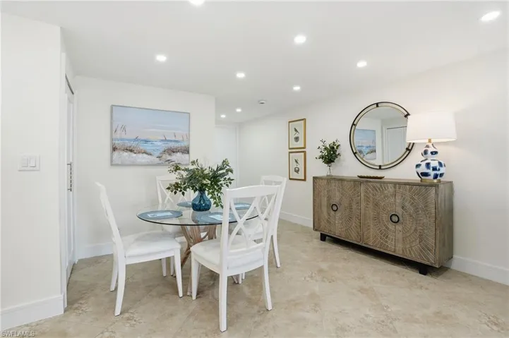 3443 Gulf Shore Blvd N # 814, Naples, Florida 34103