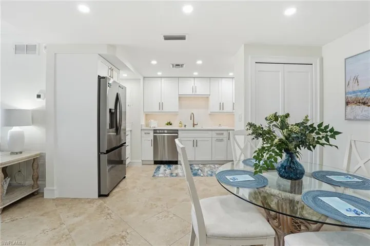 3443 Gulf Shore Blvd N # 814, Naples, Florida 34103
