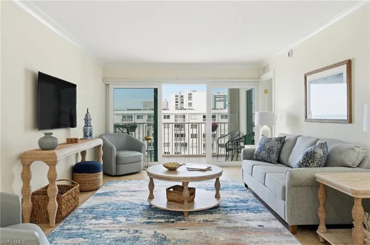 3443 Gulf Shore Blvd N # 814, Naples, Florida 34103