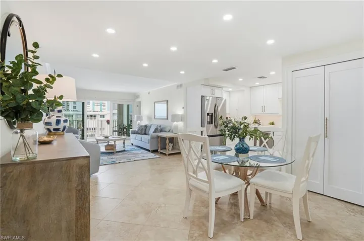 3443 Gulf Shore Blvd N # 814, Naples, Florida 34103