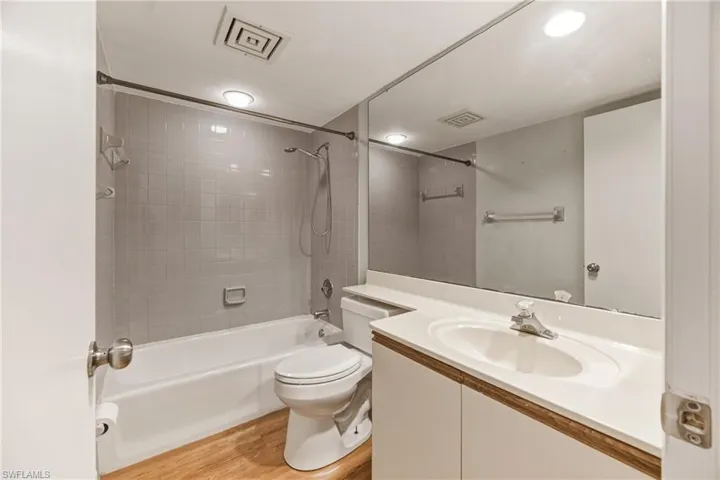 7129 Lakeridge View Ct 203, Fort Myers, Florida 33907