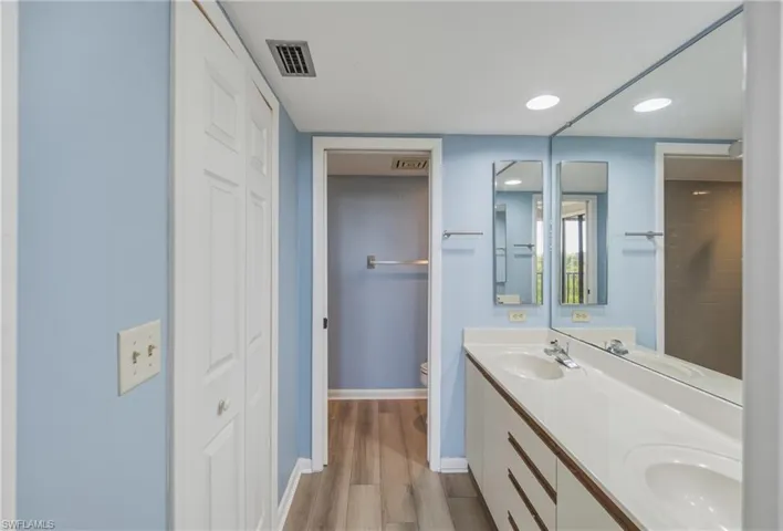 7129 Lakeridge View Ct 203, Fort Myers, Florida 33907