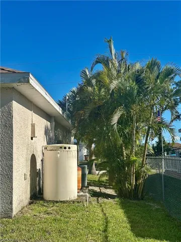 1513 NE 34th  LN, Cape Coral, FL 33909