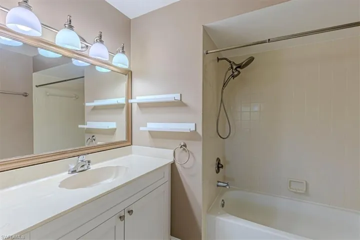5709  Gage  LN, Naples, FL 34113