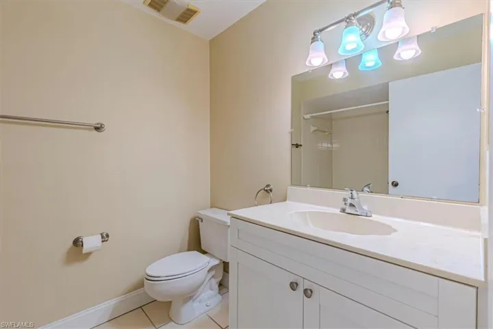 5709  Gage  LN, Naples, FL 34113