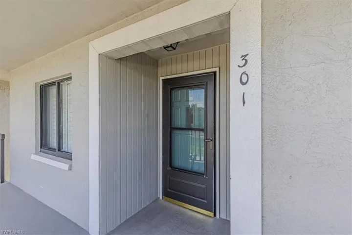 5709  Gage  LN, Naples, FL 34113
