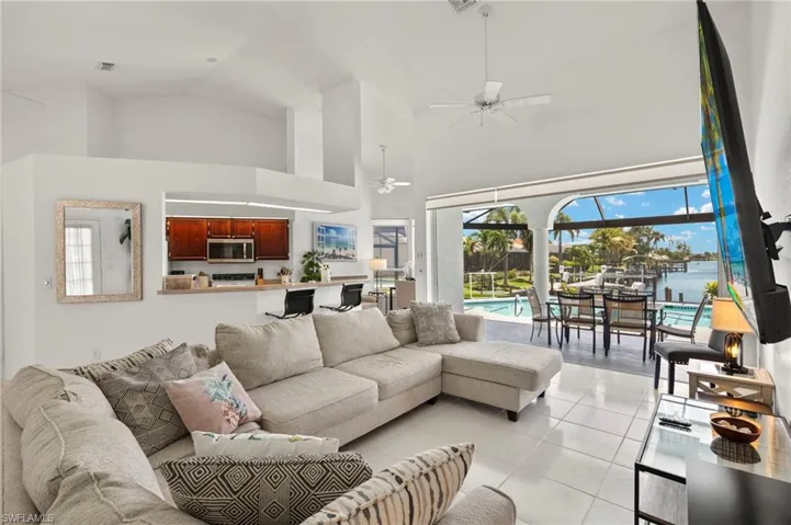 3925 Oasis Blvd, Cape Coral, Florida 33914