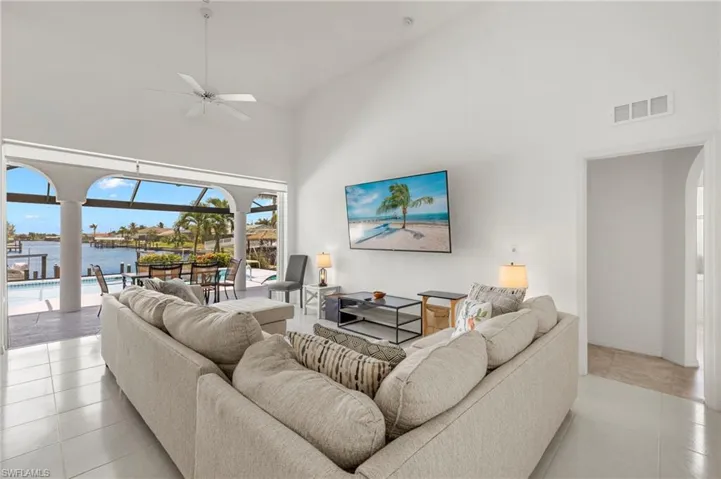 3925 Oasis Blvd, Cape Coral, Florida 33914