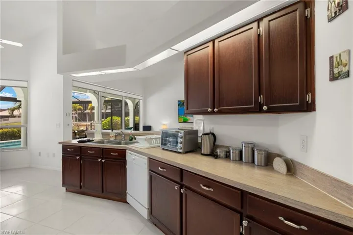 3925 Oasis Blvd, Cape Coral, Florida 33914
