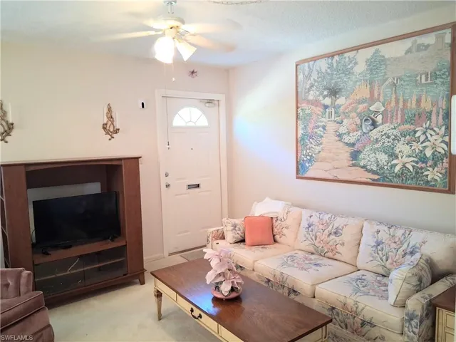 2 Tangelo Ct, Lehigh Acres, Florida 33936