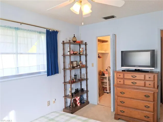 2 Tangelo Ct, Lehigh Acres, Florida 33936