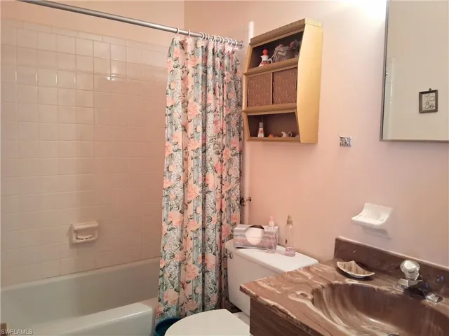 2 Tangelo Ct, Lehigh Acres, Florida 33936