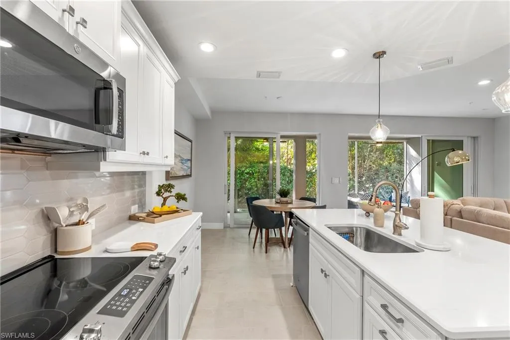 2640 Seychelles CIR, Naples, FL 34112,224083207