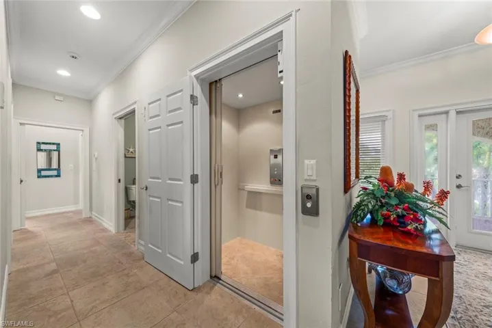 Elevator close to Entry
