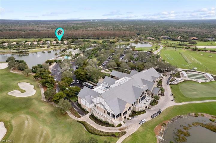 Close proximity to clubhouse.