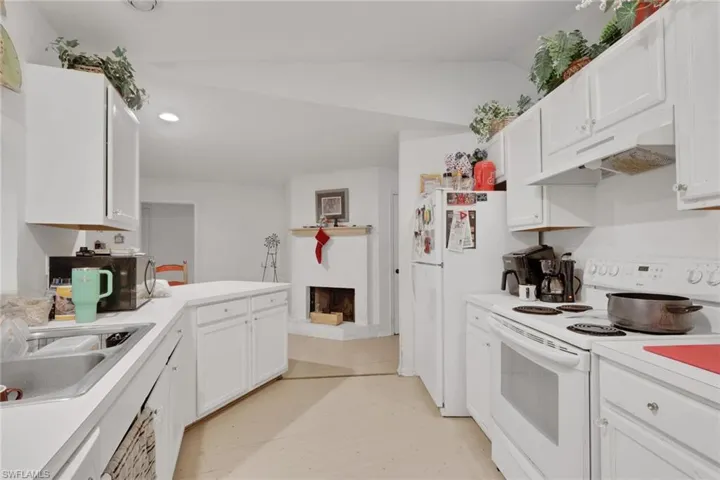 12393 Londonderry Ln, Bonita Springs, Florida 34135