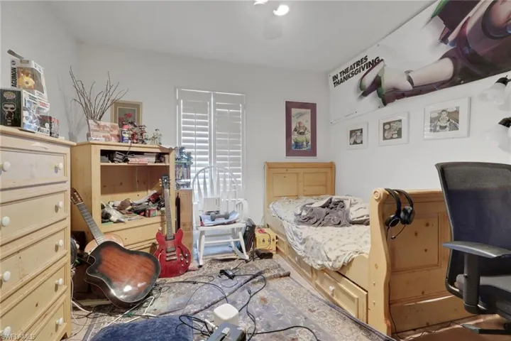 12393 Londonderry Ln, Bonita Springs, Florida 34135