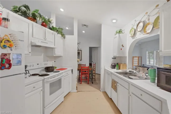 12393 Londonderry Ln, Bonita Springs, Florida 34135