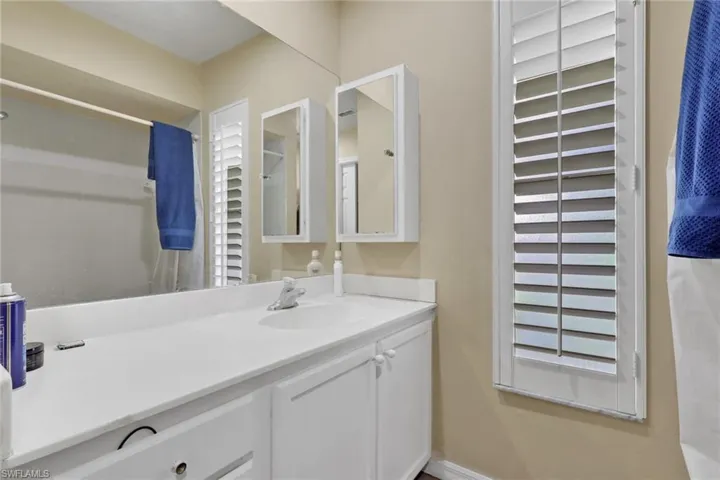 12393 Londonderry Ln, Bonita Springs, Florida 34135