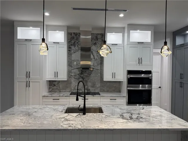 526  16th SE ST, Naples, FL 34117