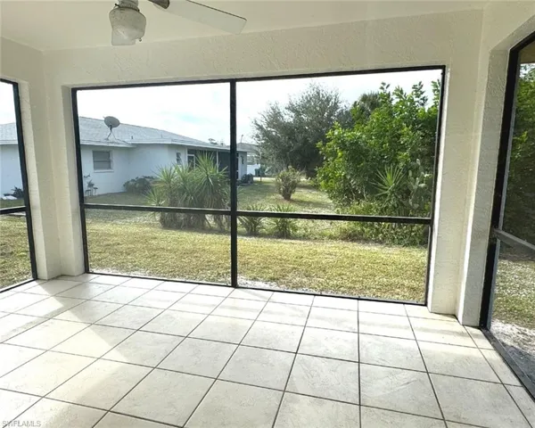 699  110th N AVE, Naples, FL 34108