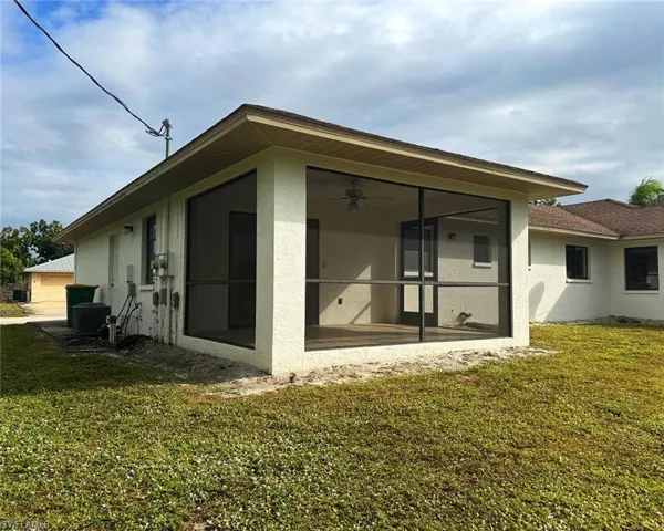 699  110th N AVE, Naples, FL 34108