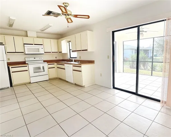 699  110th N AVE, Naples, FL 34108