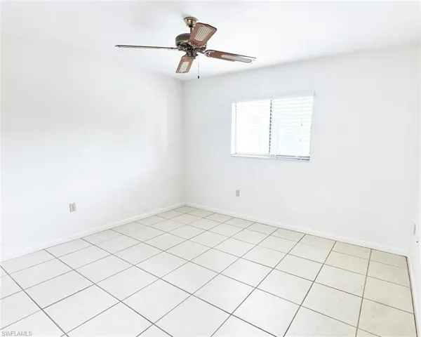 699  110th N AVE, Naples, FL 34108