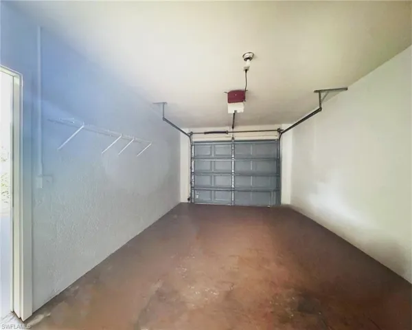 699  110th N AVE, Naples, FL 34108