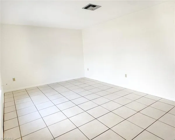 699  110th N AVE, Naples, FL 34108