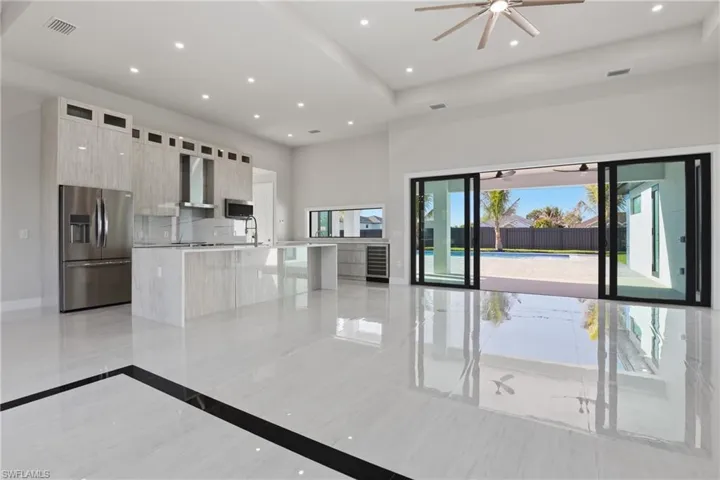soaring 12’8” ceilings