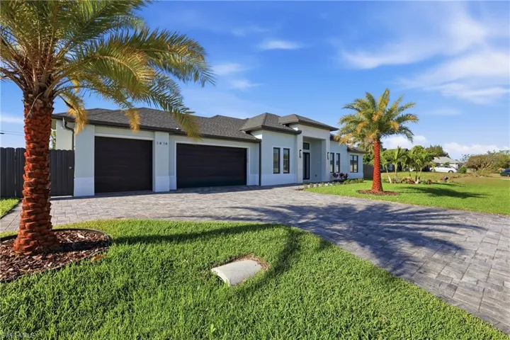 3 car garage, Sylvester Palms