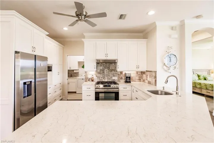 Quartz counters with breakfast bar