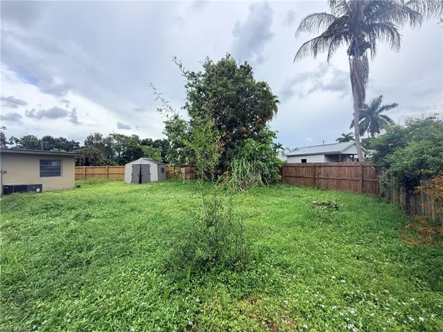 221 Brooks Ct, North Fort Myers, Florida 33917
