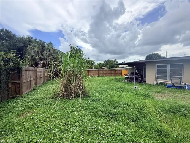 221 Brooks Ct, North Fort Myers, Florida 33917