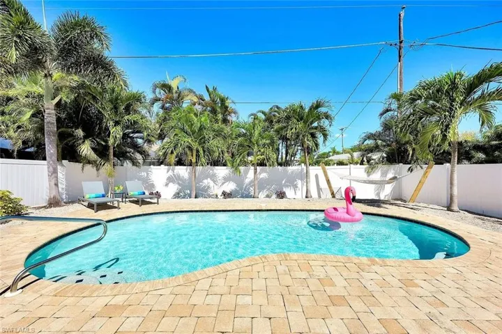 847 98th Ave N, Naples, Florida 34108