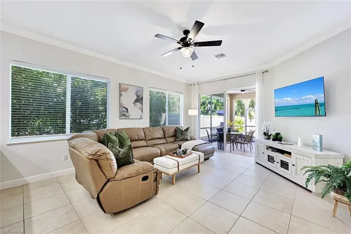 847 98th Ave N, Naples, Florida 34108