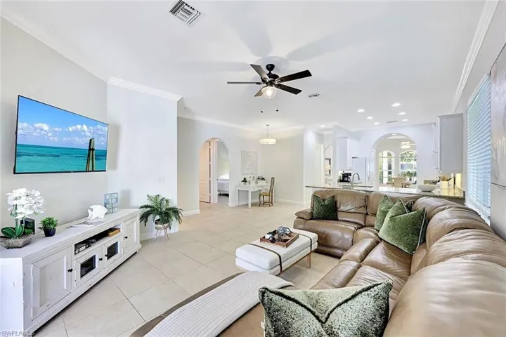847 98th Ave N, Naples, Florida 34108