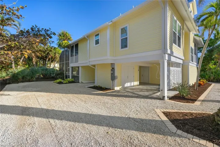 Driveway/Garage