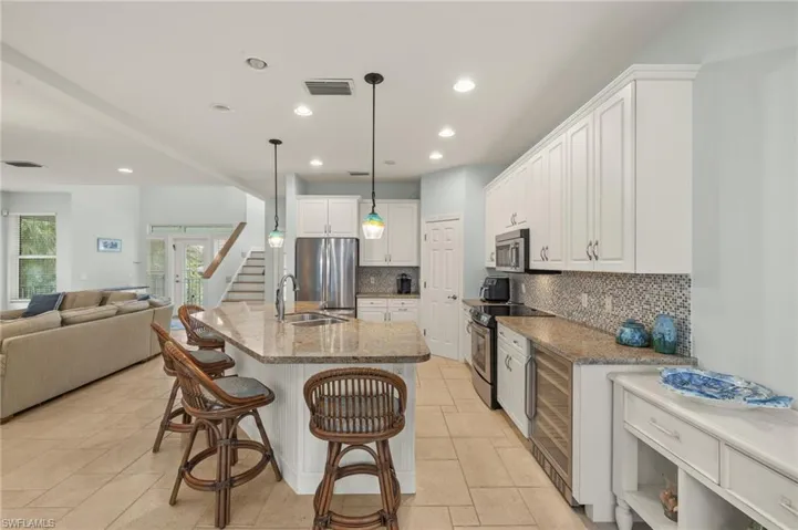Kitchen/Breakfast Bar