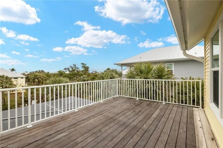 Large Open Deck/Primary Bedroom