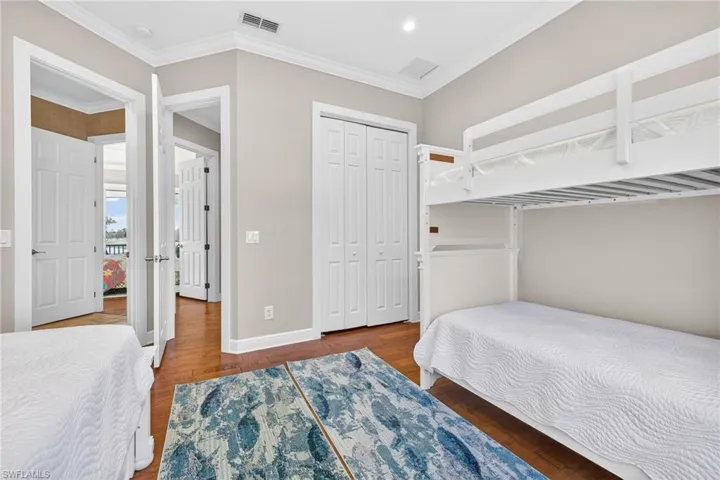 Bedroom w