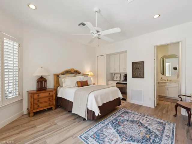 Cabana bedroom and ensuite bathroom with morning kichen