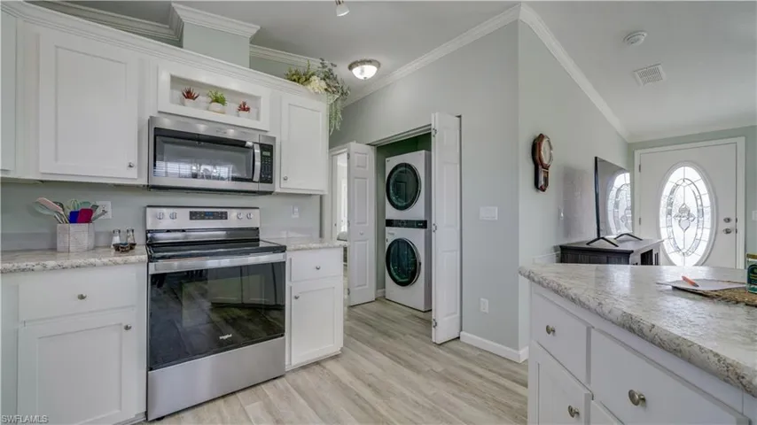 Lots of Storage in this beautiful Kitchen
