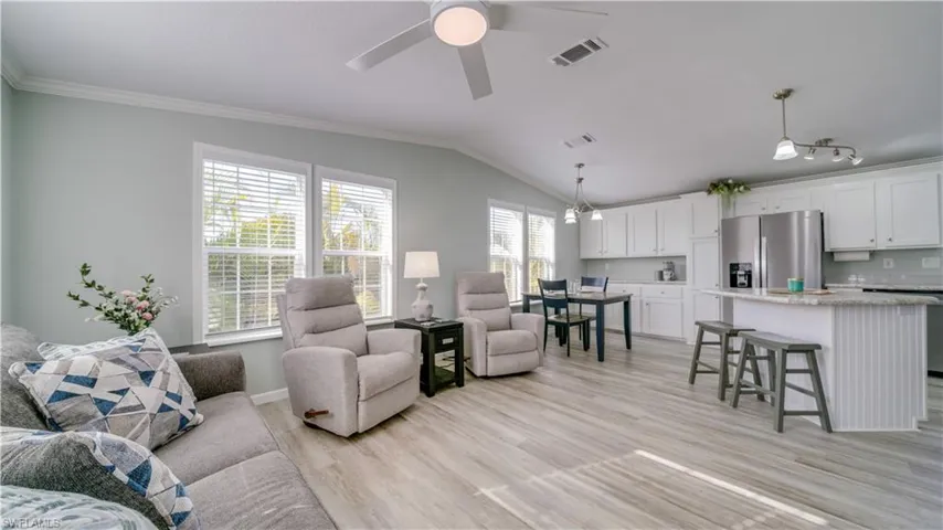 Open Floorplan, Great Room