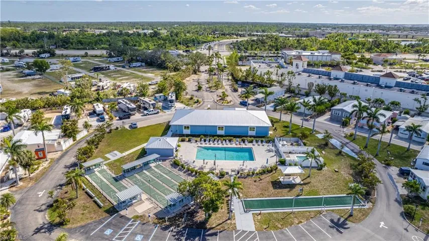 Clubhouse and Amenities!
