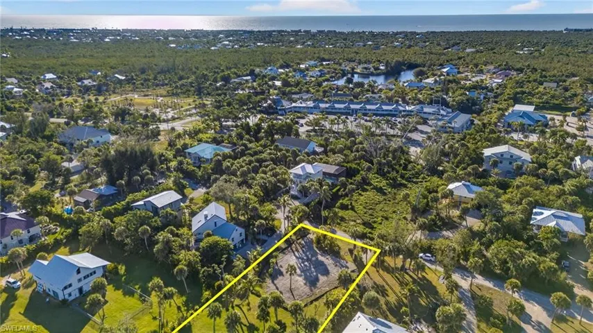 Proximity to Periwinkle Way