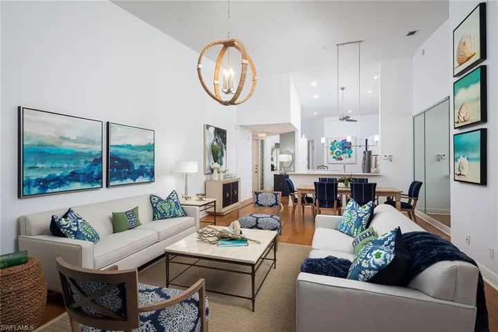 810  Breakaway  LN, Naples, FL 34108