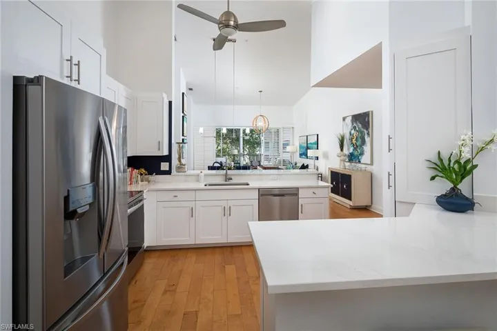 810  Breakaway  LN, Naples, FL 34108