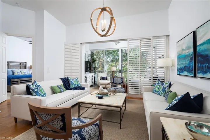 810  Breakaway  LN, Naples, FL 34108